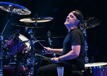 Lars Ulrich admits he reads online comments about Metallica