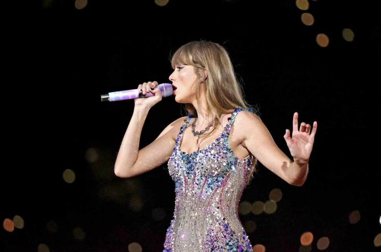 Taylor Swift Appears to Defend Fan from Security Guard at Eras Concert in Philadelphia