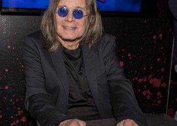 Ozzy Osbourne wants to keep playing gigs even if he needs to get wheeled on