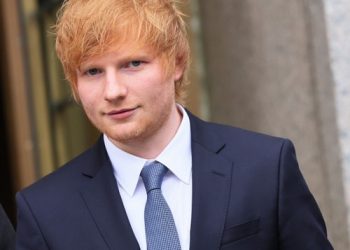 Ed Sheeran plays impromptu gig in New York