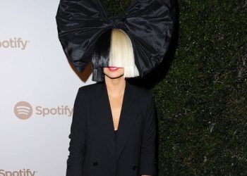 Sia weds boyfriend in Italy