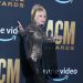 Dolly Parton pays tribute to Naomi Judd and Loretta Lynn during ACM Awards