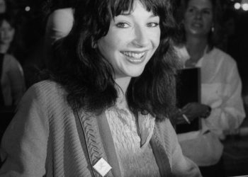 Kate Bush pays tribute to late friend and bassist John Giblin