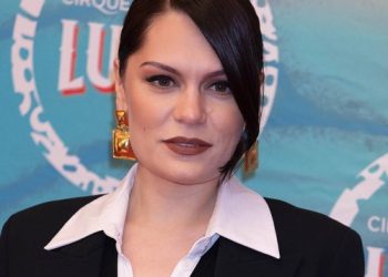 Jessie J welcomes baby boy