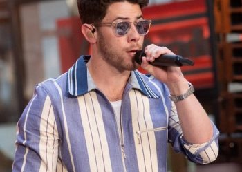 Nick Jonas went to therapy after ‘tragic’ awards show performance