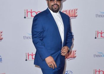 Ice Cube implores Drake to sue the person behind the AI song Heart On My Sleeve