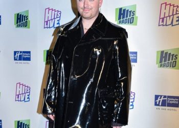 Sam Smith apologises for scrapping concert after four songs