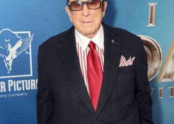 Clive Davis working on new documentary