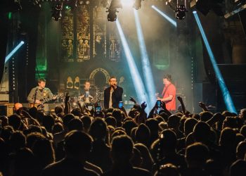 Blur reunite with Phil Daniels for ‘Parklife’ at Eastbourne warm-up show