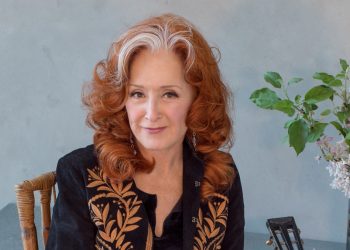 Bonnie Raitt Postpones Tour Dates Due to Surgery for a ‘Medical Situation’