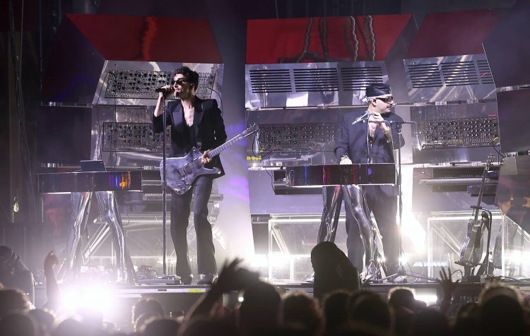 Chromeo team up with La Roux on funky new single ‘Replacements’