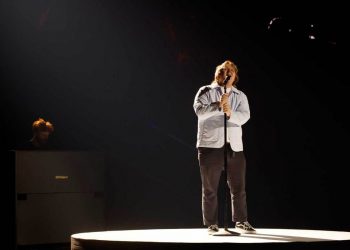 Lewis Capaldi Sings Powerful ‘Wish You the Best’ on Night One of ‘The Voice’ Season 23 Finale
