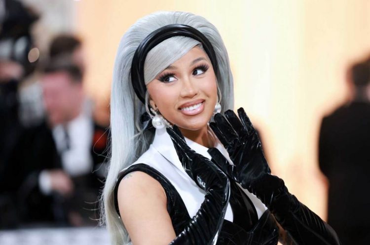 Cardi B Is Red-Hot With Stunning New Hairstyle