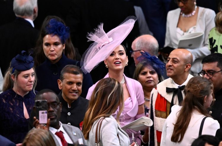 Katy Perry’s Struggle to Find Seat at King Charles’ Coronation Goes Viral: See Her Reaction