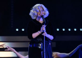 Watch Lana Del Rey debut six songs live at first full gig in four years