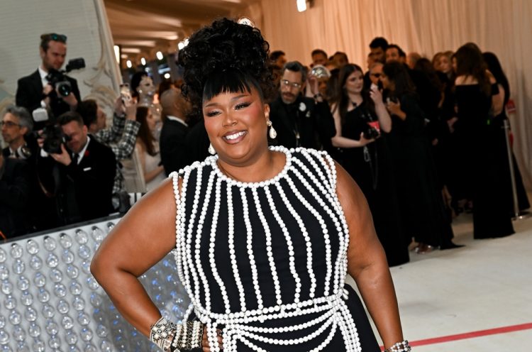 Lizzo Geeks Out Over Beyoncé’s Renaissance Tour Setlist: ‘Baby, Come On!’