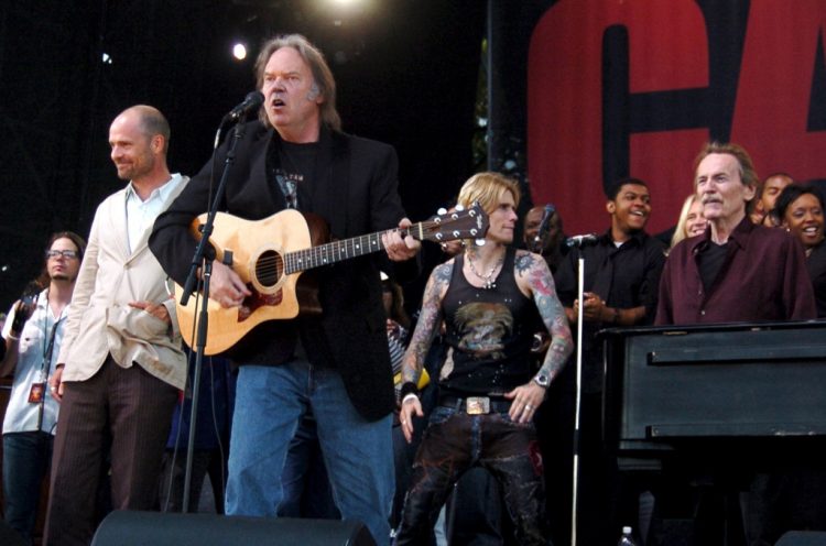 Neil Young Pays Tribute to Gordon Lightfoot: ‘His Melodies and Words Were An Inspiration to All Writers’