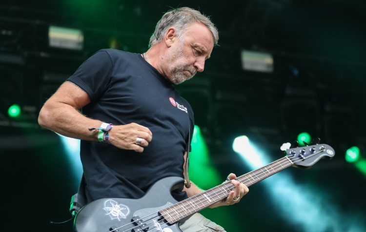 Peter Hook completes Great Manchester Run in memory of The Smiths’ Andy Rourke