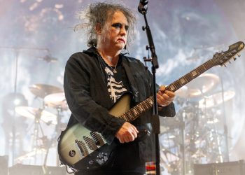 Watch The Cure kick off their first tour of North America in seven years with rarities and more