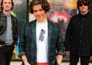 The View abandon gig as bandmates fight on stage