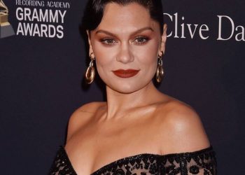Jessie J pays tribute to boyfriend after welcoming baby