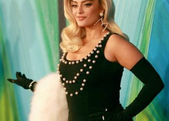 Bebe Rexha struck in the face by phone during concert