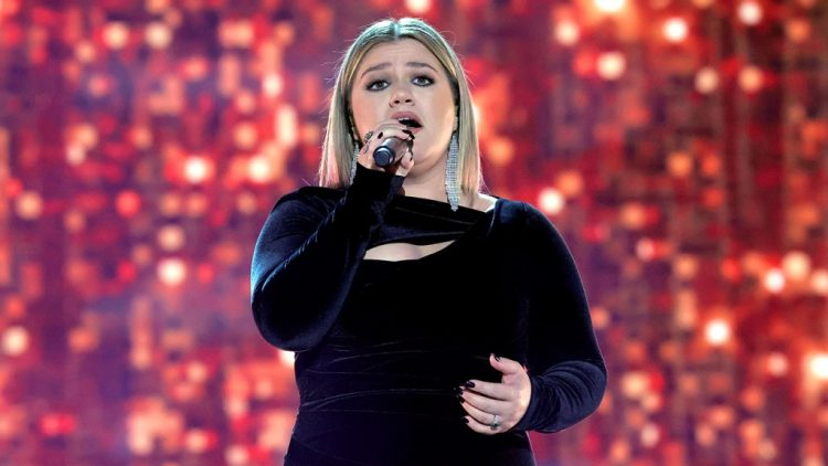 Kelly Clarkson on Talk Show Drama, Her Love/Hate Relationship with ‘The Notebook’ and Divorce Album: “I Was Really Pissed Off”