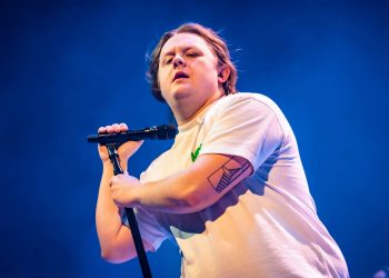 Lewis Capaldi cancels all shows prior to Glastonbury to “rest and recover”