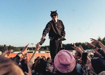 Yungblud teases new single ‘Lowlife’ at global fan events