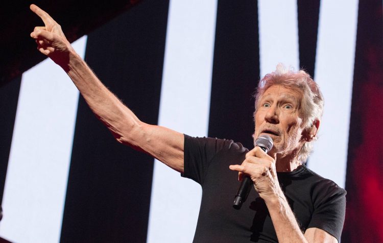 Roger Waters: “They’re trying to cancel me like they cancelled Jeremy Corbyn and Julian Assange”