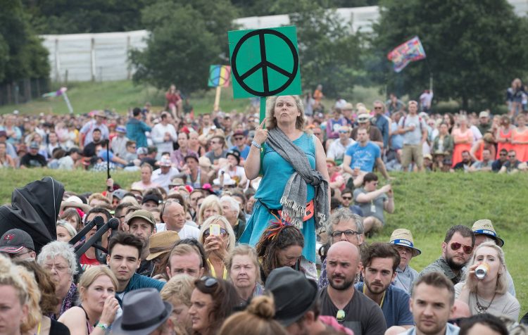 Glastonbury 2023: Fans invited to form record-breaking human peace sign