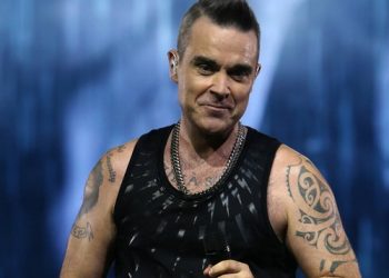 Robbie Williams gets candid about past cosmetic procedures