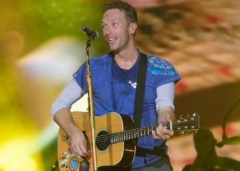 Coldplay in talks to headline Glastonbury 2024