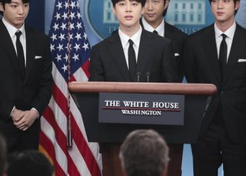 Jimin thanks Ryan Gosling for gifting him Barbie guitar