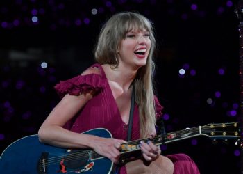 Taylor Swift Shares Hilarious Backstage Video of Her Dad Riding a Segway at Santa Clara Concert