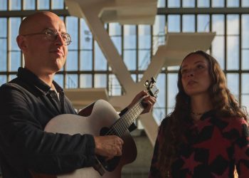 Bombay Bicycle Club and Holly Humberstone team up on ‘Diving’