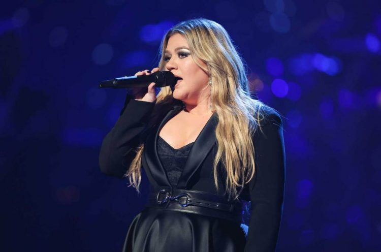 Watch Kelly Clarkson Find Out About Scandoval & Take a Dig at Her Ex-Husband 