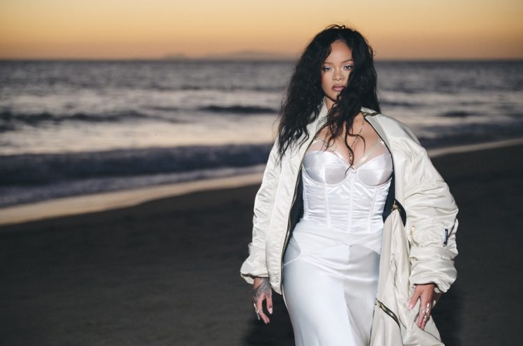 Rihanna Celebrates Making Spotify History ‘Wit No New Album’