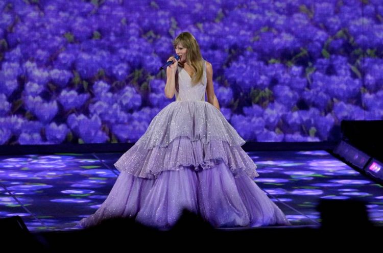 Taylor Swift’s Deluxe ‘Speak Now (Taylor’s Version)’ Has Two New Live Tracks