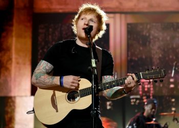 Watch Ed Sheeran lead One Direction and Backstreet Boys sing-along at a karaoke pub
