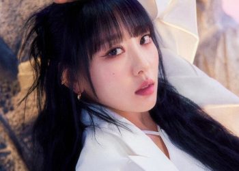 LOONA’s Yves reveals she is “meeting with many agencies”