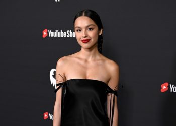 Olivia Rodrigo Posts Hilariously Sanitized Alternate Radio Edit ‘Vampire’ Lyrics