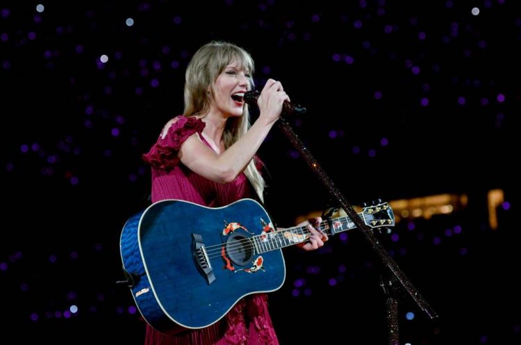 Taylor Swift Urges Fans in Nashville to Vote: ‘Make Your Voice Heard’