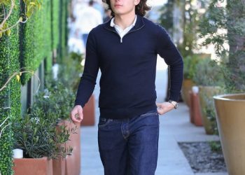 Gwen Stefani’s son Kingston Rossdale makes performance debut