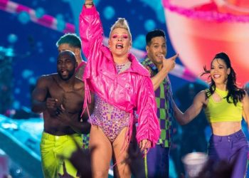 Pink grateful to be first woman to headline stadium in Wisonsin