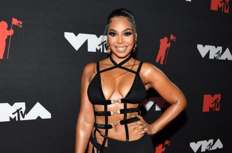 Nelly & Ashanti Cozy Up, Belt Out Usher’s ‘Nice & Slow’