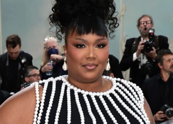 Lizzo’s Big Grrrl Dancers Share Support in Open Letter: “We Have Been So Honored to Share the Stage”