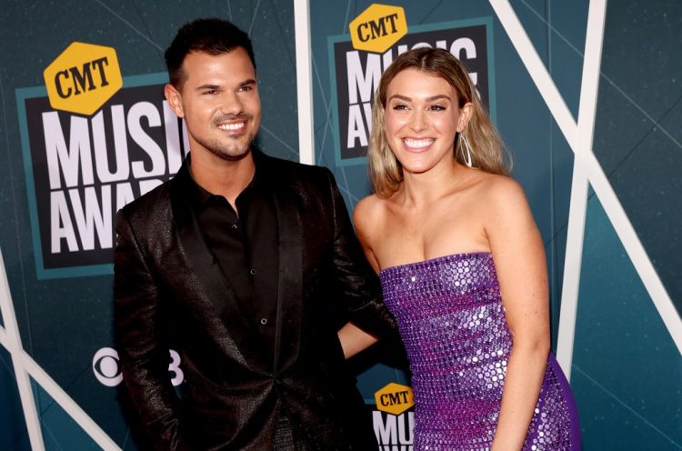 Taylor & Tay Lautner Joke About Having ‘Post Taylor Swift Show Depression’ After Attending Eras Tour