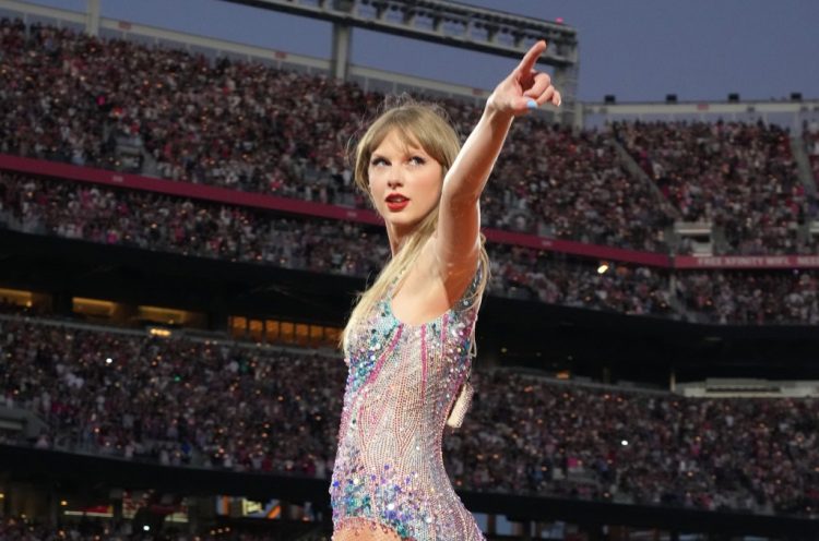The Nine Best Moments From Taylor Swift’s First Night in Los Angeles on Her Eras Tour