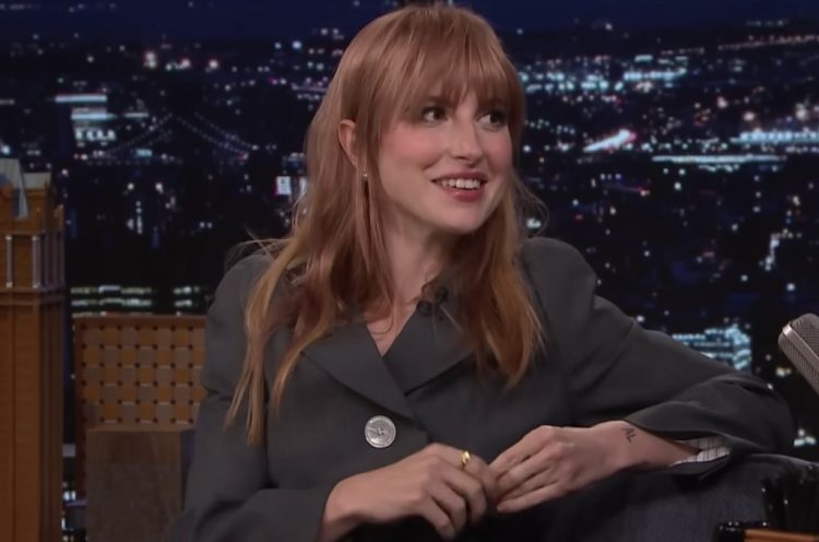 Hayley Williams Recalls How Taylor Swift’s Mom Andrea Helped Kick Off Their Friendship